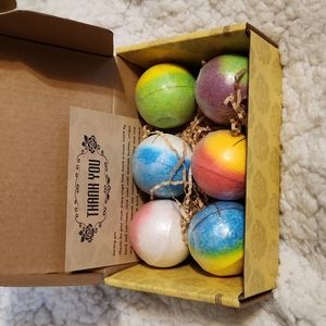 6 Esstial Oil Bath Bombs